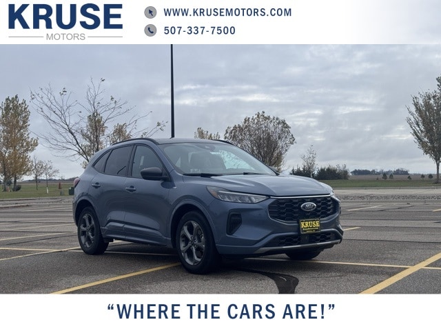 2023 Ford Escape ST-Line photo 2