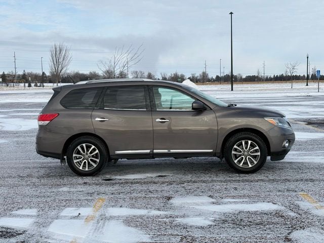 Used 2014 Nissan Pathfinder SL with VIN 5N1AR2MM0EC684942 for sale in Marshall, Minnesota