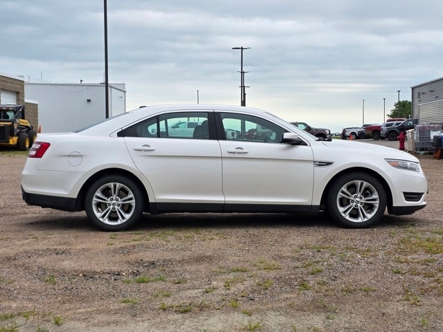 Used 2015 Ford Taurus SEL with VIN 1FAHP2E81FG195265 for sale in Marshall, Minnesota