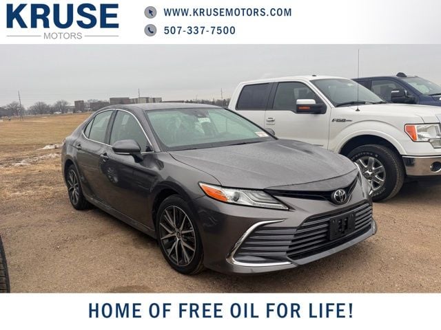 2024 Toyota Camry XLE's photo