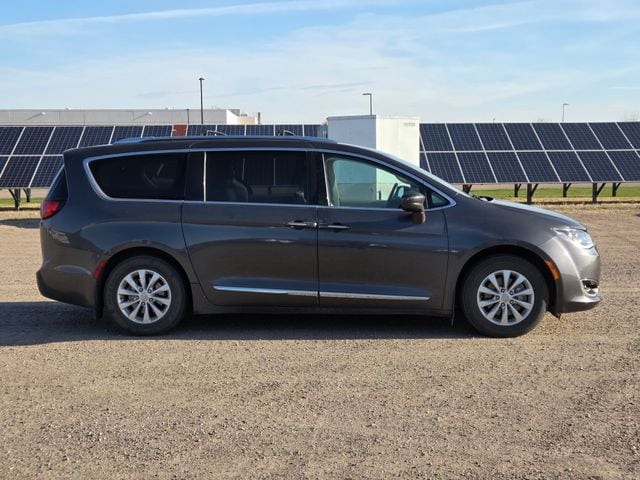 Used 2018 Chrysler Pacifica Touring L with VIN 2C4RC1BGXJR111709 for sale in Marshall, Minnesota