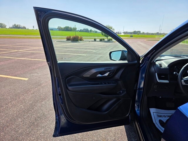 2023 Gmc Terrain SLT photo 3