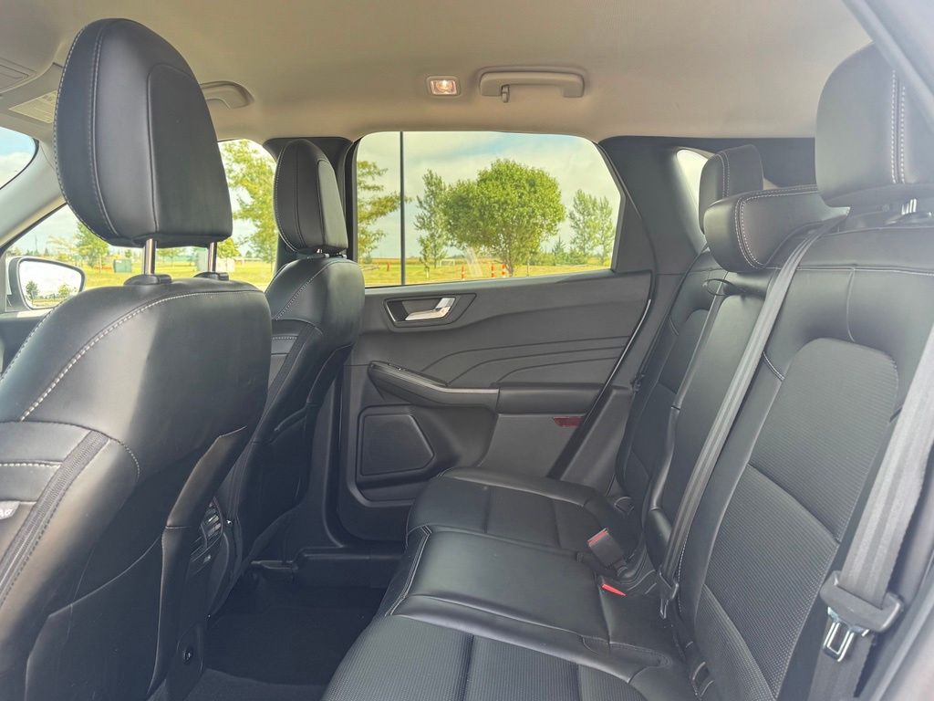 2025 Ford Escape Platinum - Photo 33