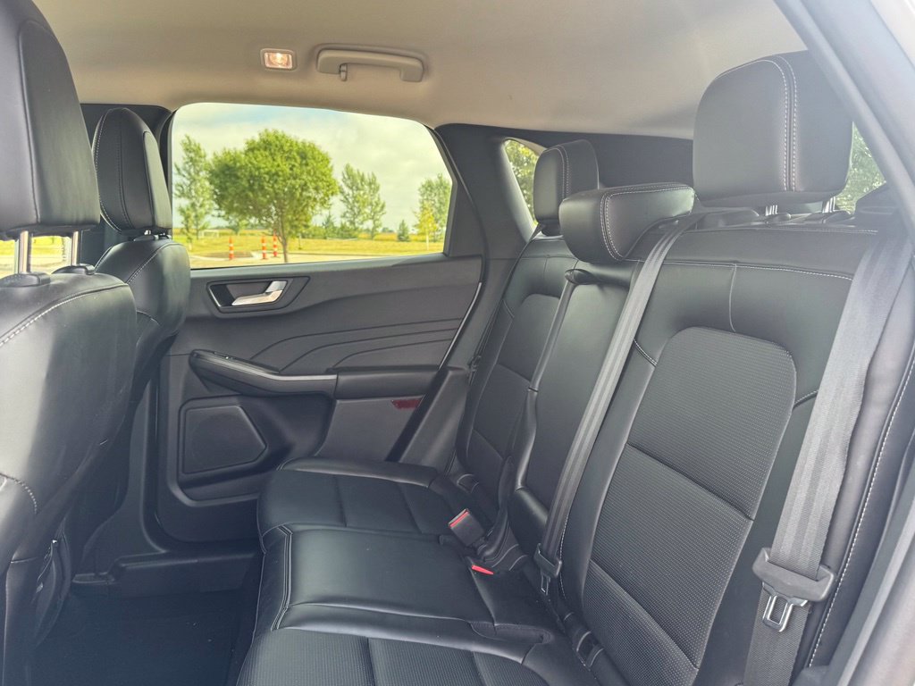 2025 Ford Escape Platinum - Photo 32