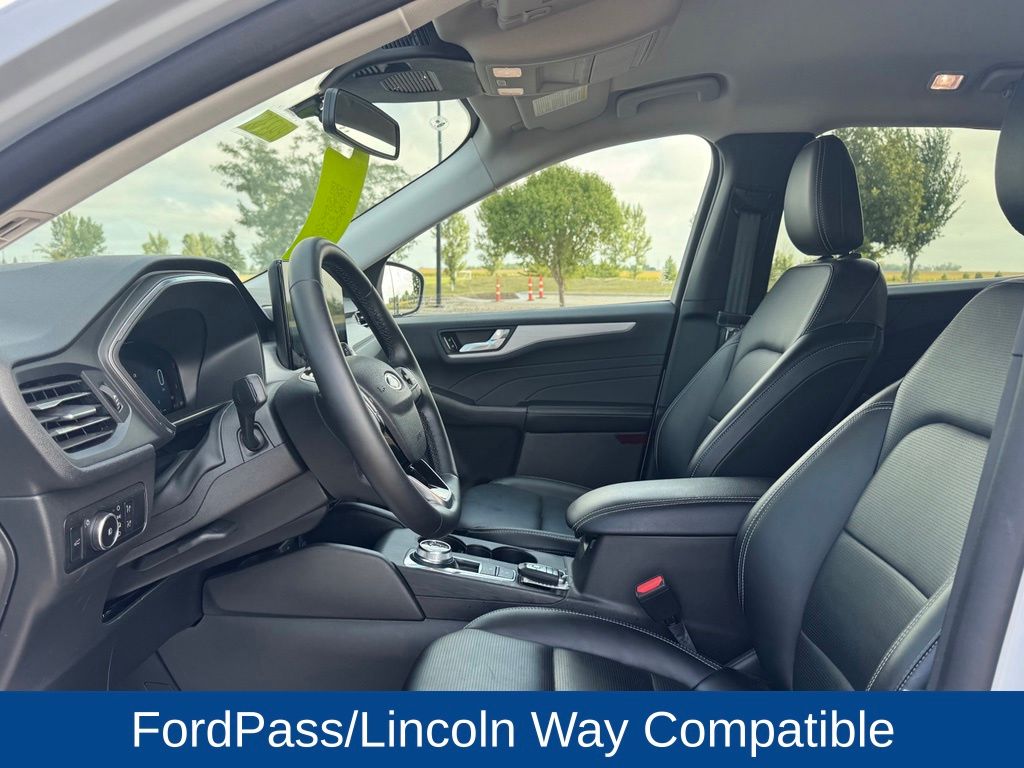 2025 Ford Escape Platinum - Photo 8