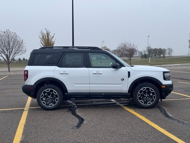 2025 Ford Bronco Sport Outer Banks photo 2