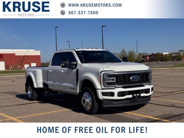 2026 Ford F-450 Platinum 4x4 Crew Cab 8' Box DRW's photo