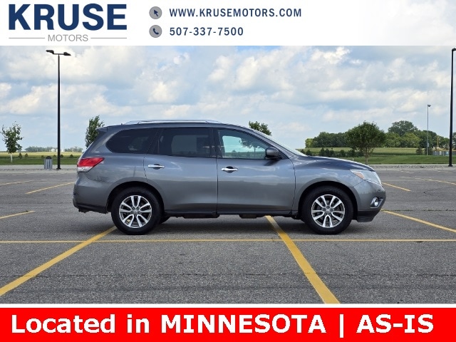 Used 2016 Nissan Pathfinder SV with VIN 5N1AR2MM6GC637062 for sale in Marshall, MN