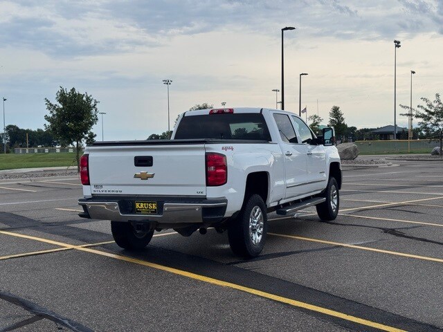2016 Chevrolet Silverado 2500HD LTZ photo 3