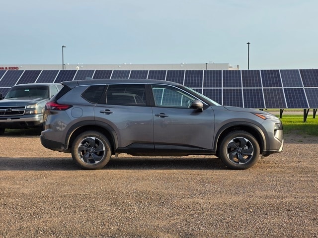 Used 2024 Nissan Rogue SV with VIN 5N1BT3BB7RC699702 for sale in Marshall, Minnesota