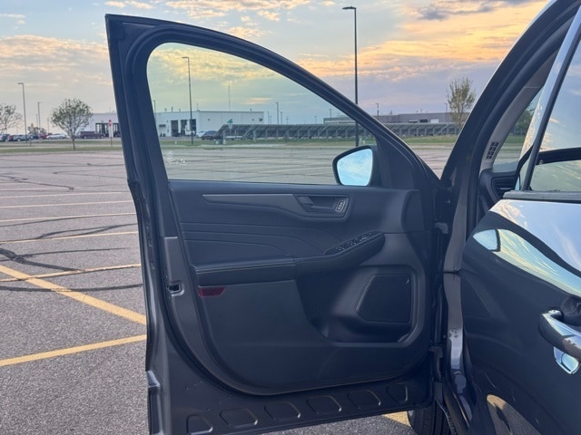 2026 Ford Escape Active photo 2