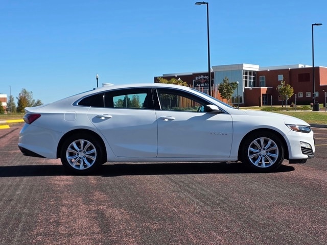 Used 2020 Chevrolet Malibu 1LT with VIN 1G1ZD5ST8LF058027 for sale in Marshall, Minnesota
