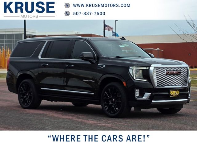 2022 GMC Yukon XL Denali's photo