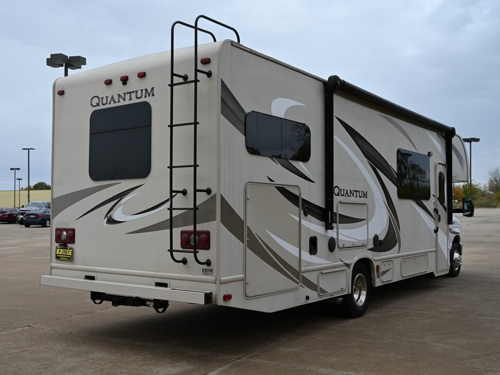 2016 Ford E-450 photo 3