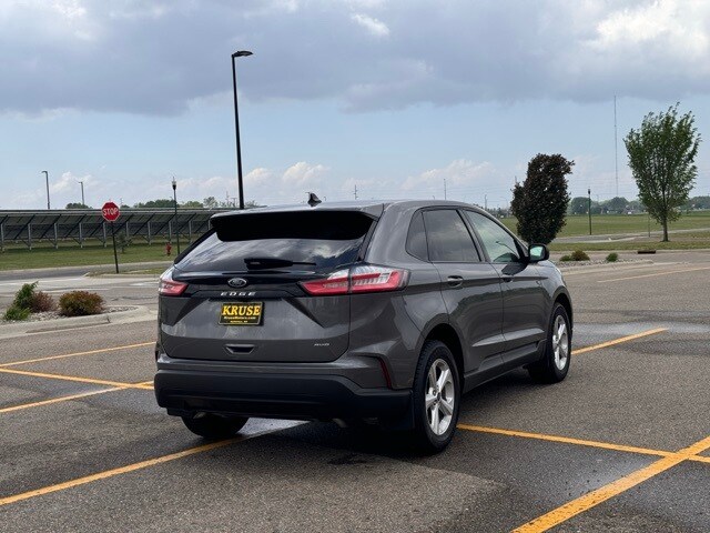 2022 Ford Edge SE photo 3