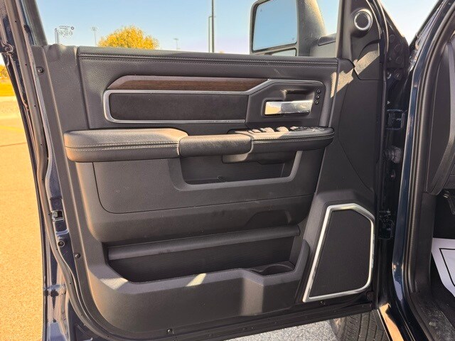 2024 Ram 3500 Laramie photo 4