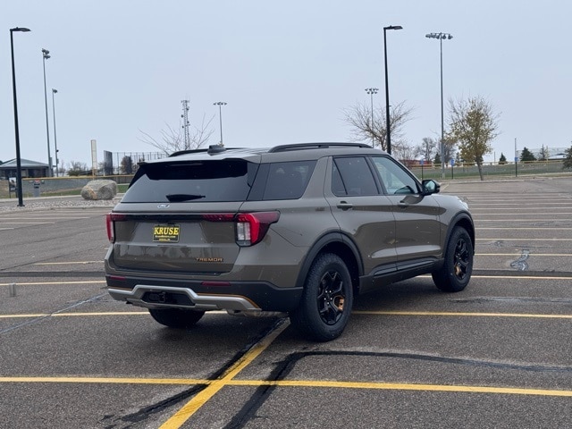 2026 Ford Explorer photo 3