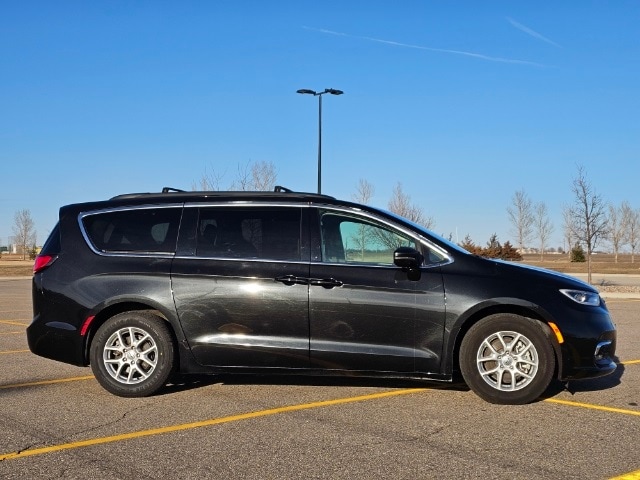 Used 2022 Chrysler Pacifica Touring L with VIN 2C4RC1BG5NR162556 for sale in Marshall, Minnesota