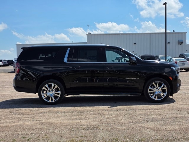 Used 2021 Chevrolet Suburban LT with VIN 1GNSKCKD1MR240848 for sale in Marshall, Minnesota