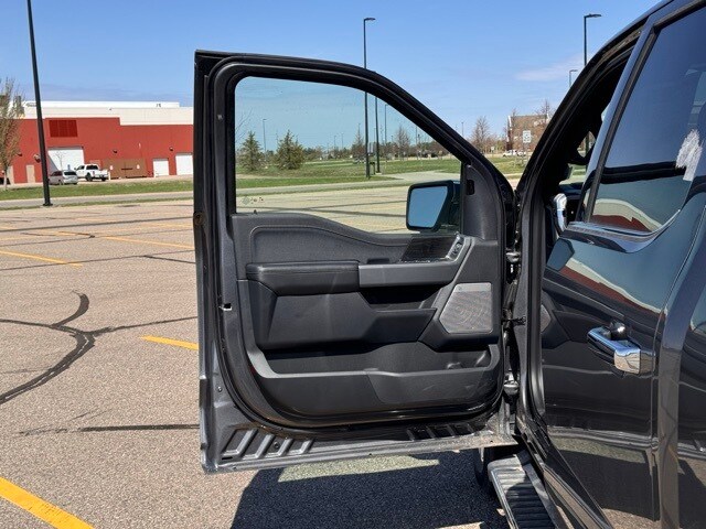 2025 Ford F-150 Lariat photo 4