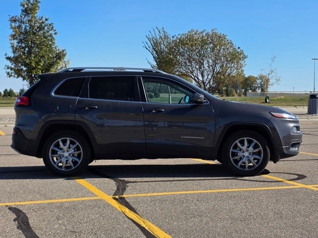 Used 2018 Jeep Cherokee Limited with VIN 1C4PJMDB9JD506418 for sale in Marshall, Minnesota