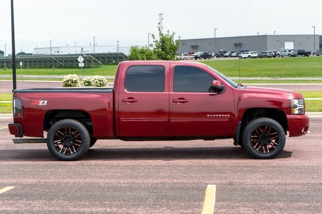 Used 2011 Chevrolet Silverado 1500 LTZ with VIN 3GCPKTE20BG292638 for sale in Marshall, MN