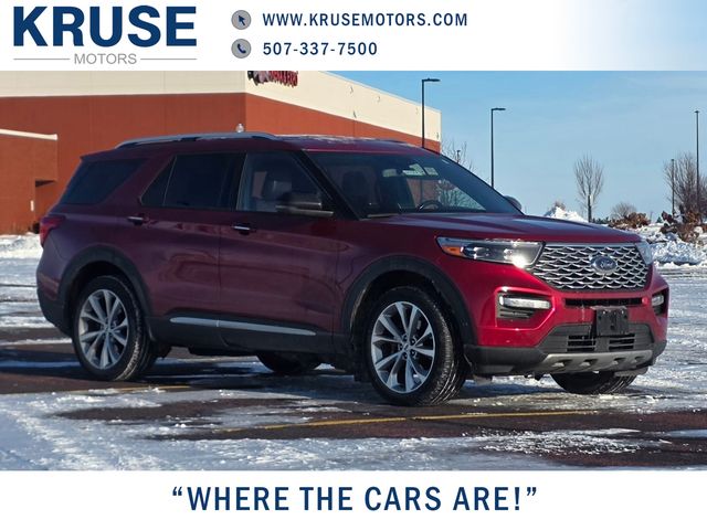 2022 Ford Explorer Platinum's photo