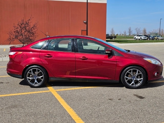 Used 2014 Ford Focus SE with VIN 1FADP3F28EL460882 for sale in Marshall, Minnesota