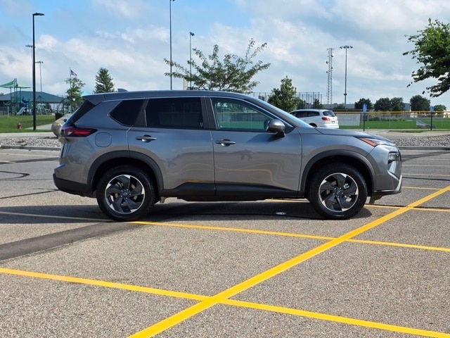 Used 2024 Nissan Rogue SV with VIN 5N1BT3BB7RC699702 for sale in Marshall, Minnesota