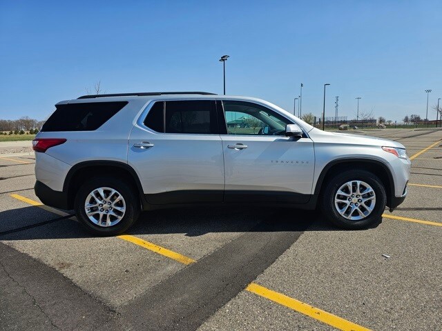 Used 2020 Chevrolet Traverse 1LT with VIN 1GNEVGKW3LJ238559 for sale in Marshall, Minnesota