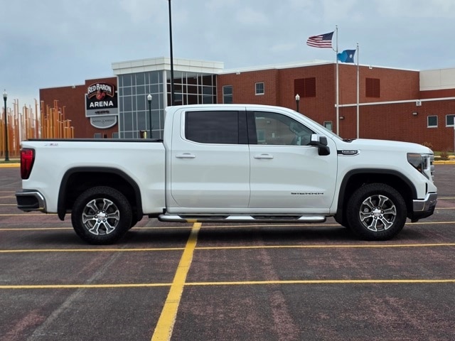 2024 Gmc Sierra 1500 SLE photo 3