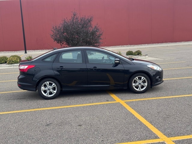 Used 2013 Ford Focus SE with VIN 1FADP3F29DL381896 for sale in Marshall, Minnesota