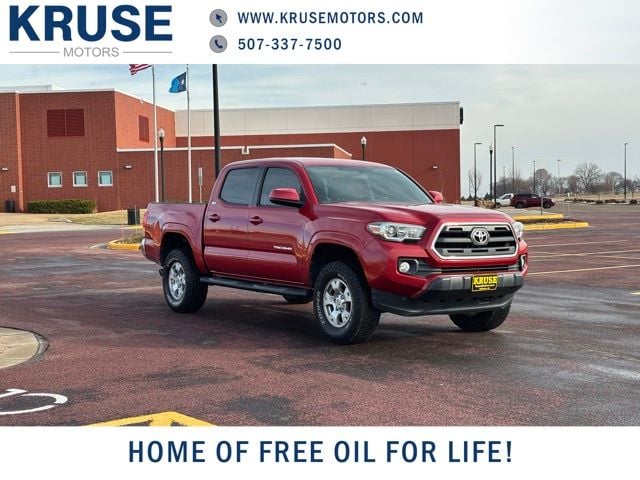 2016 Toyota Tacoma SR5's photo