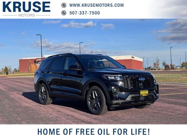 2026 Ford Explorer ST-LINE's photo