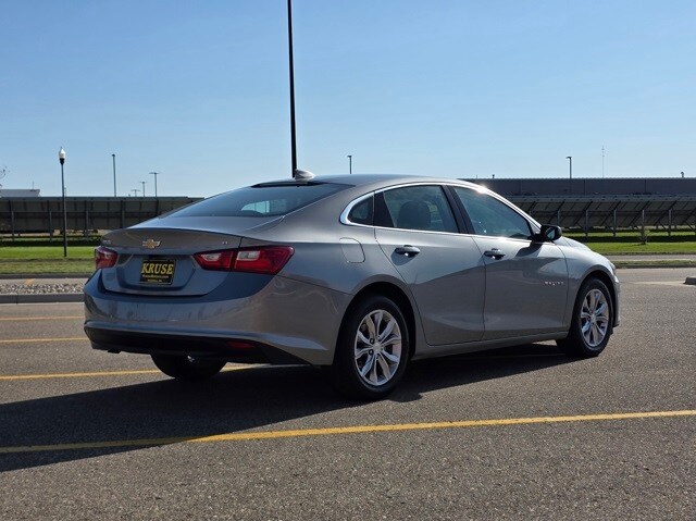 2023 Chevrolet Malibu 1LT photo 3