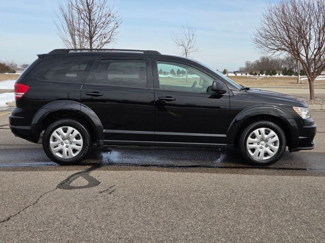 Used 2018 Dodge Journey SE with VIN 3C4PDCABXJT518366 for sale in Marshall, Minnesota