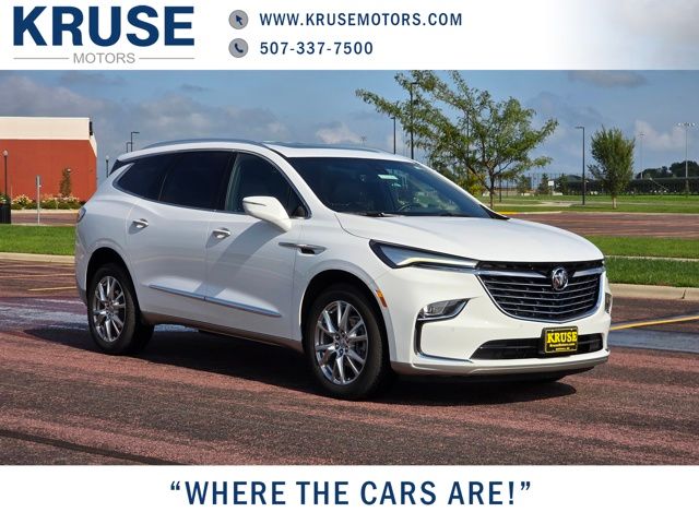 2023 Buick Enclave Premium's photo