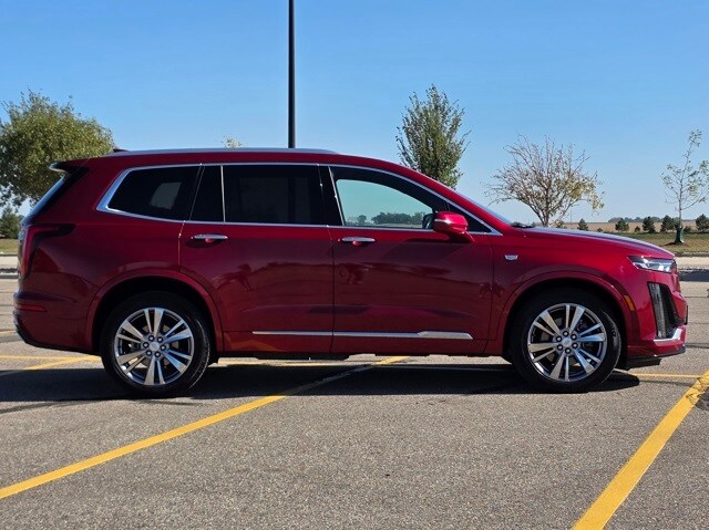 2023 Cadillac XT6 Premium Luxury photo 2