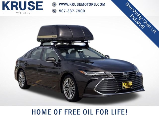 2019 Toyota Avalon Limited's photo
