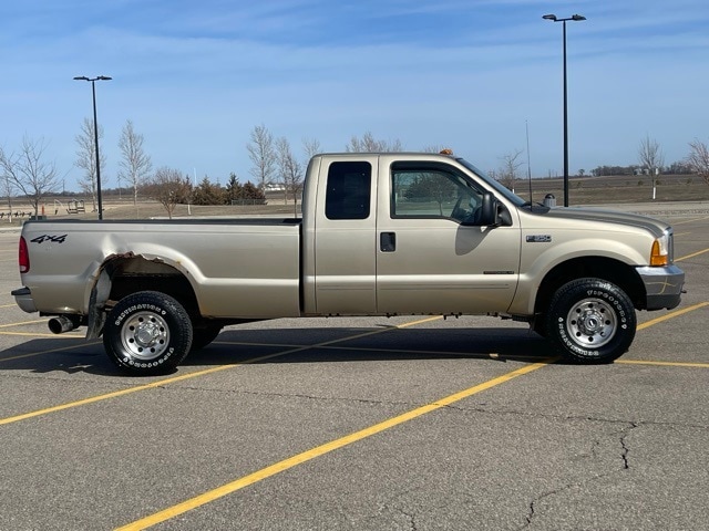 Used 2000 Ford F-350 Super Duty XLT with VIN 3FTSX31FXYMA39132 for sale in Marshall, Minnesota