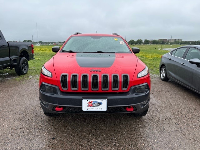 Used 2017 Jeep Cherokee Trailhawk with VIN 1C4PJMBS4HW588513 for sale in Marshall, Minnesota