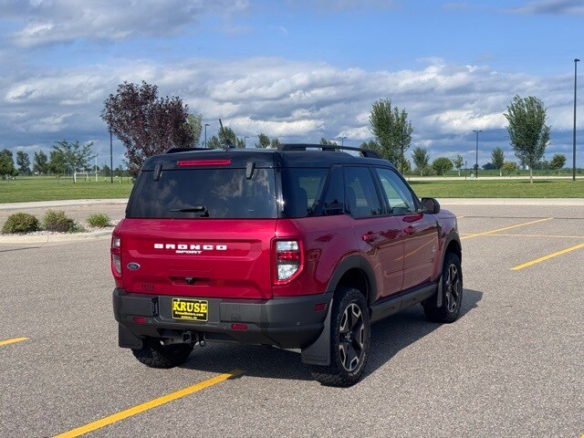 2021 Ford Bronco Sport Outer Banks photo 3