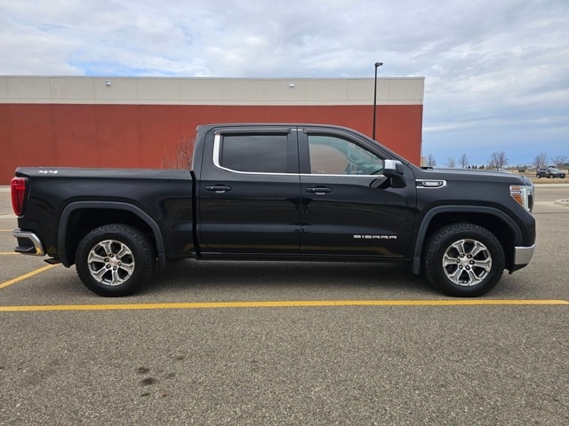 Used 2021 GMC Sierra 1500 SLE with VIN 3GTU9BETXMG397871 for sale in Marshall, Minnesota