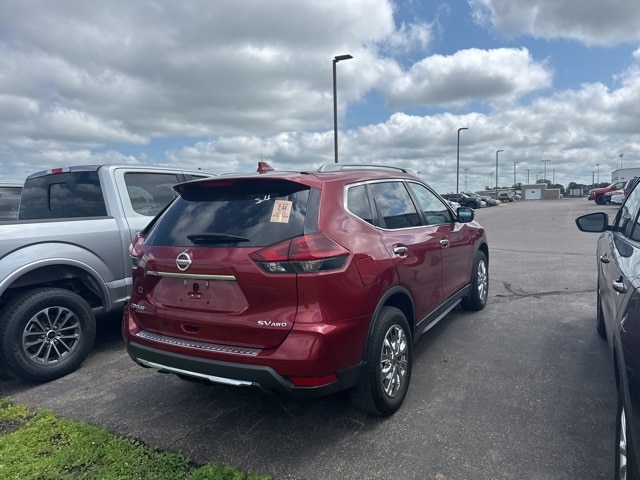 Used 2018 Nissan Rogue SV with VIN 5N1AT2MV1JC764092 for sale in Marshall, Minnesota