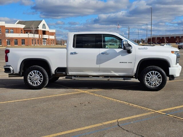 Used 2020 Chevrolet Silverado 3500HD High Country with VIN 1GC4YVEY5LF201318 for sale in Marshall, Minnesota