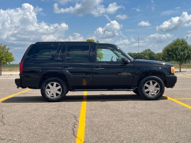 Used 2000 Cadillac Escalade  with VIN 1GYEK63R2YR217371 for sale in Marshall, Minnesota
