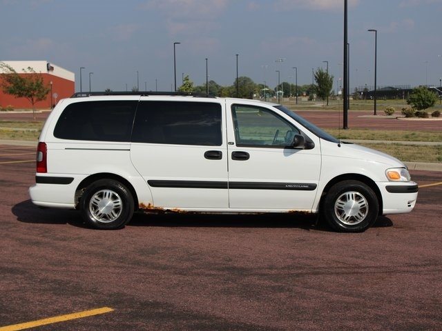 Used 2004 Chevrolet Venture LS with VIN 1GNDX13E14D147167 for sale in Marshall, Minnesota