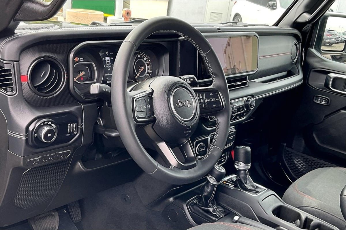 2025 Jeep Wrangler 4-Door Rubicon - Photo 10