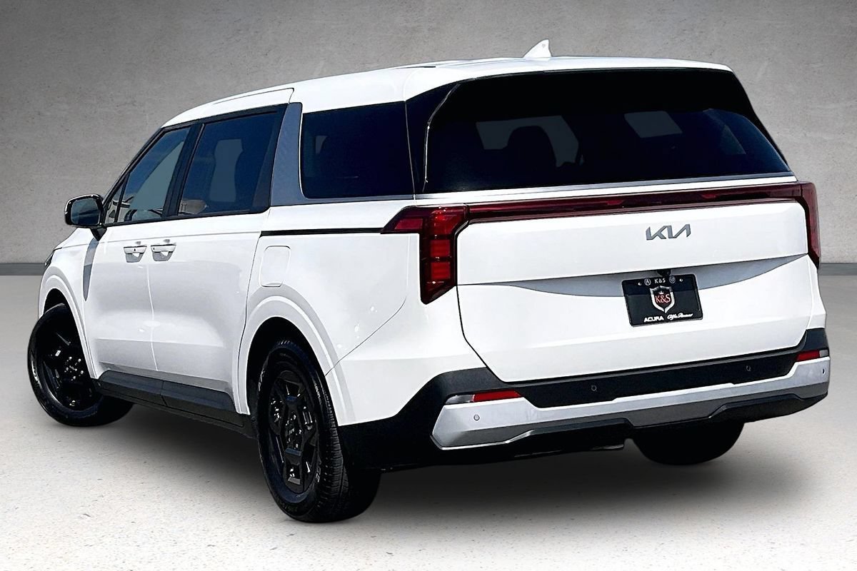 2025 Kia Carnival LXS - Photo 23