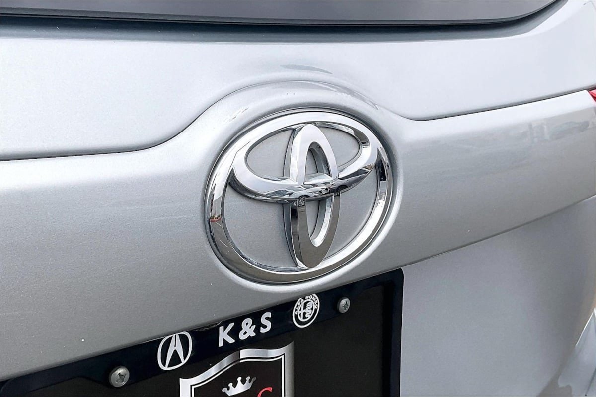 2019 Toyota Highlander LE - Photo 8